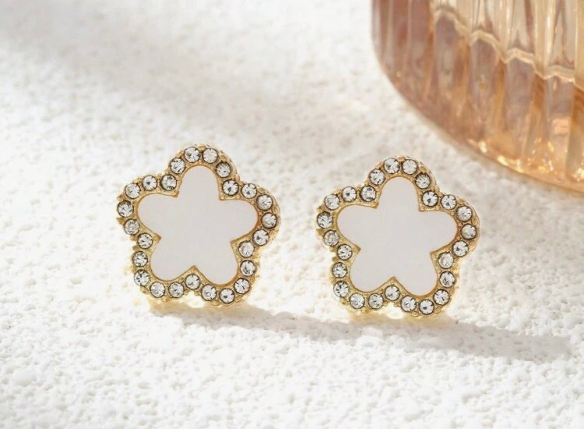 Ohrstecker „Blume“ Perlmutt