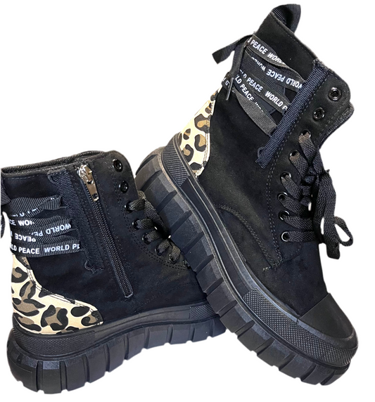 Boots ohne Glitzer Details